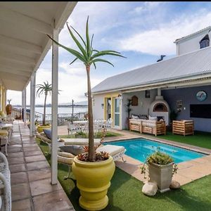 Gordon'S Beach Lodge